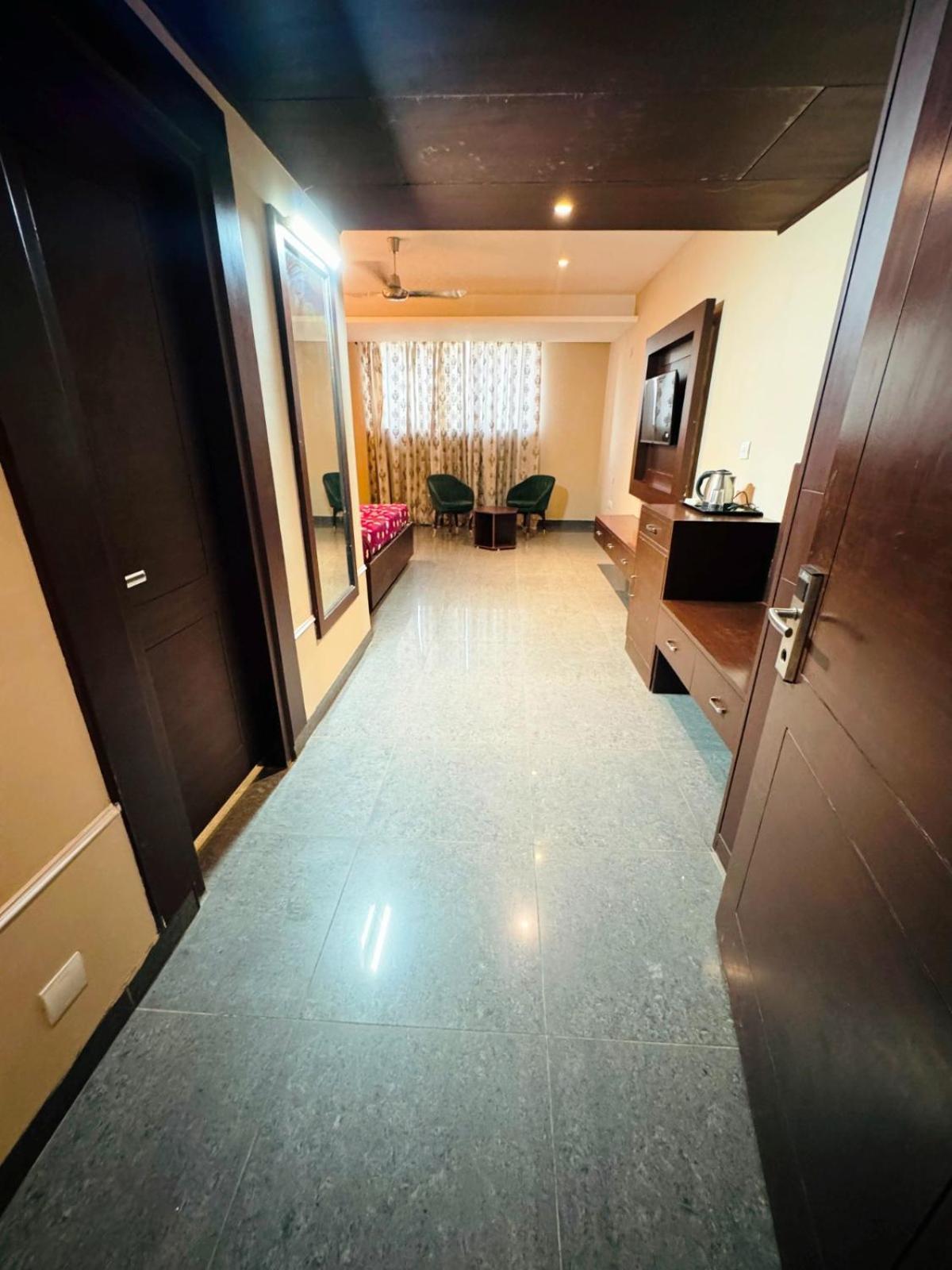 The Pearl Hotel Sirsa Экстерьер фото